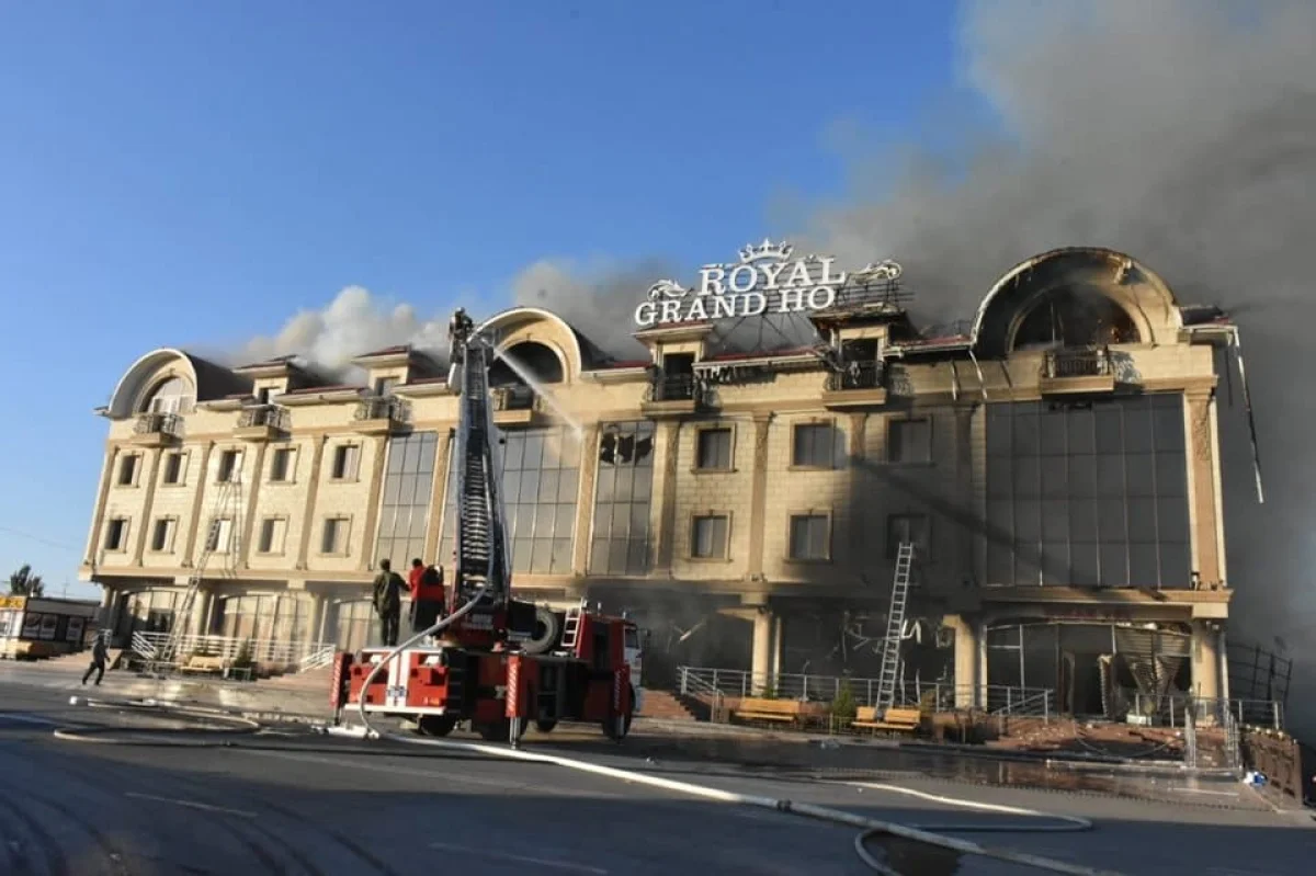 Взрыв в Туркестане: пострадали пожарные, полицейские и местные жители