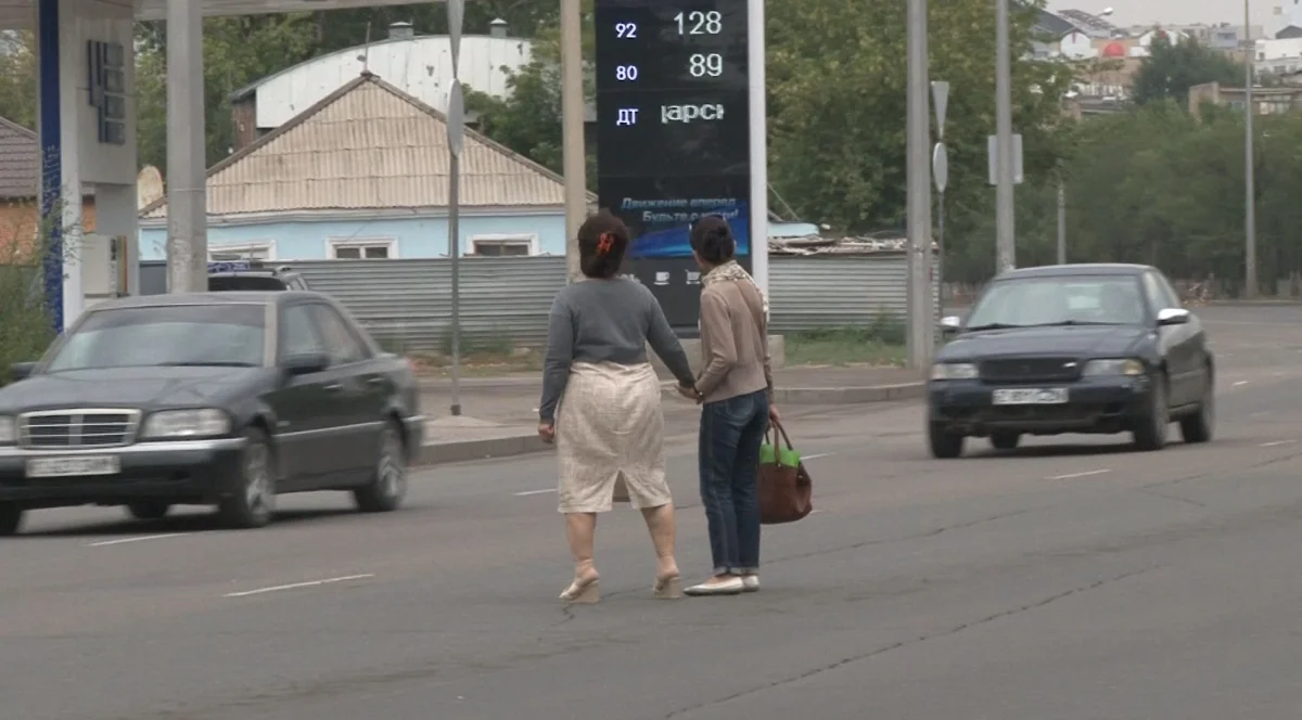 Стройте мосты, переходы – Президент РК поручил позаботиться о нуждах пешеходов в столице