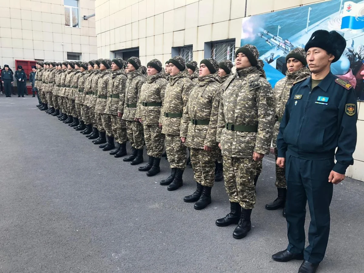 Столичных новобранцев проводили в десантно-штурмовые войска