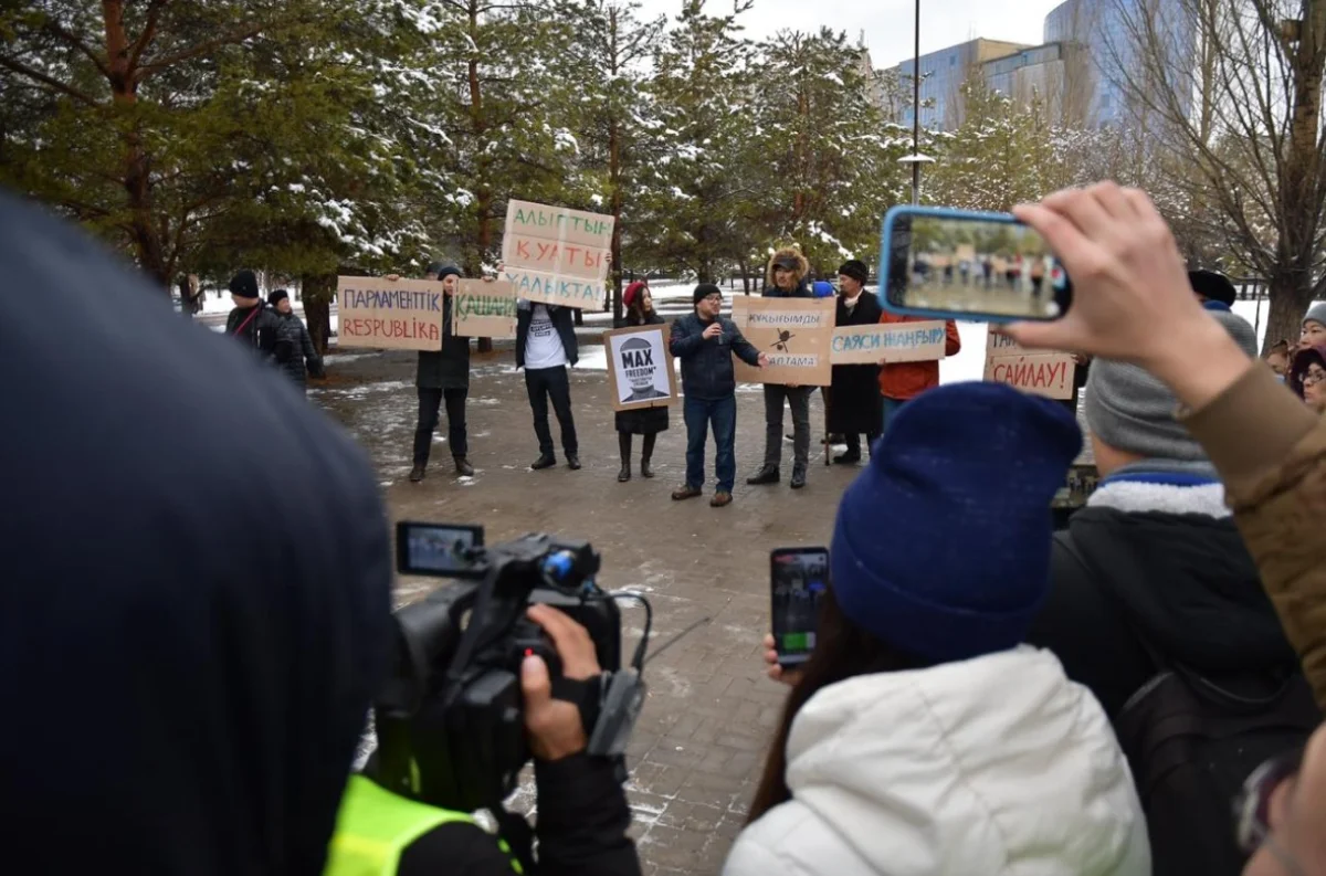 Что требовали митингующие в Нур-Султане и Алматы