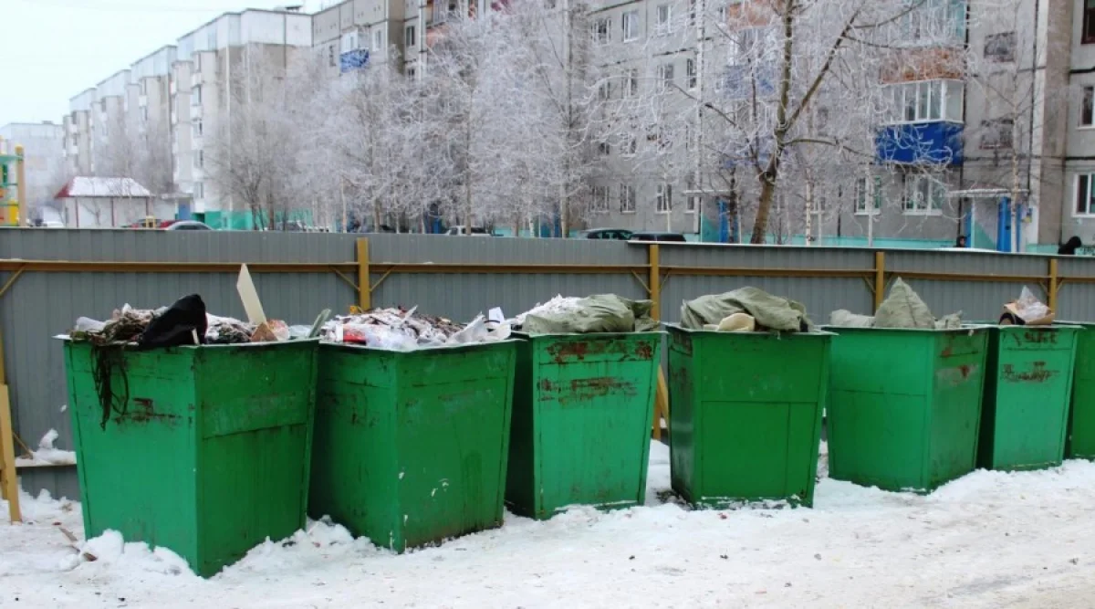 Дворник рассказал подробности о найденном в мусорном баке младенце (видео)