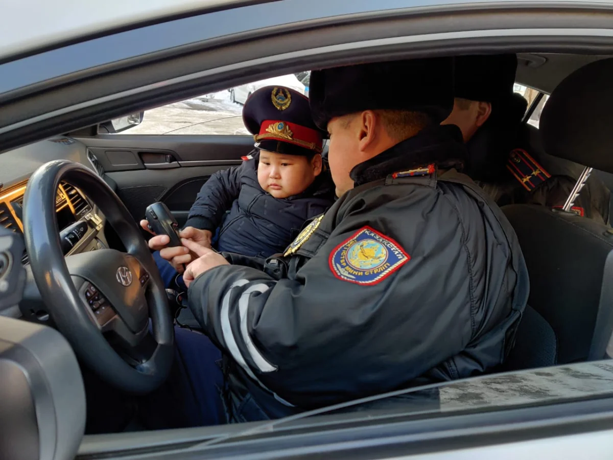 Покорившему Казнет маленькому полицейскому устроили стажировку