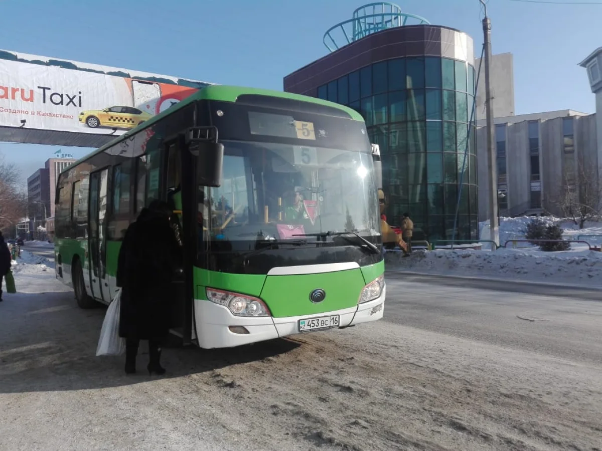 Полицейские объявили охоту на «зайцев» в автобусах Семея