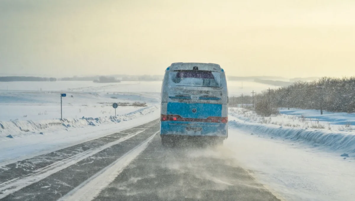 Автобус слетел в кювет в Нур-Султане