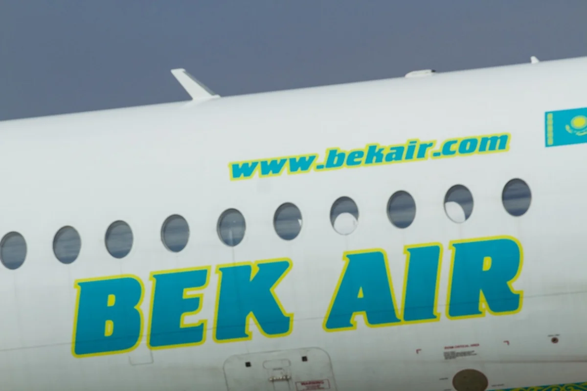 Скончался второй пилот разбившегося самолета Bek Air