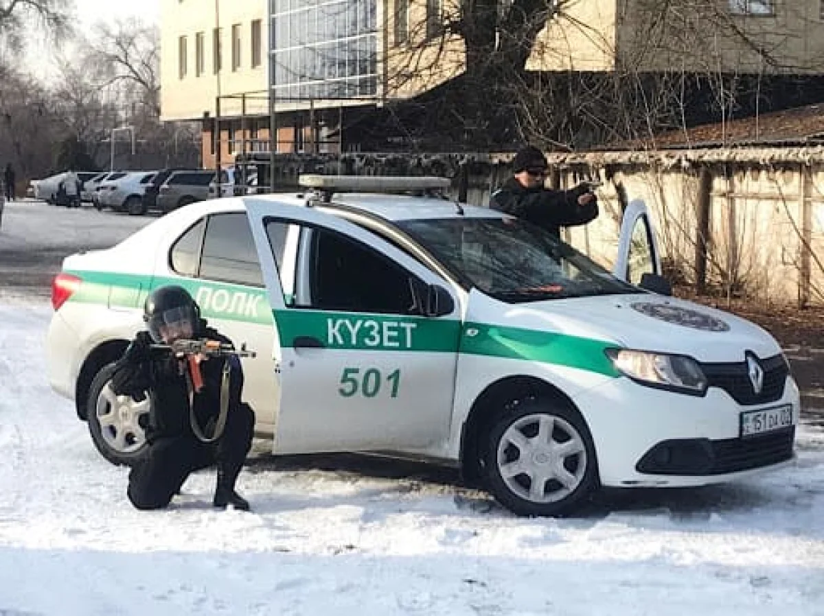 В Казахстане не хватает охранников, медсестер и воспитателей