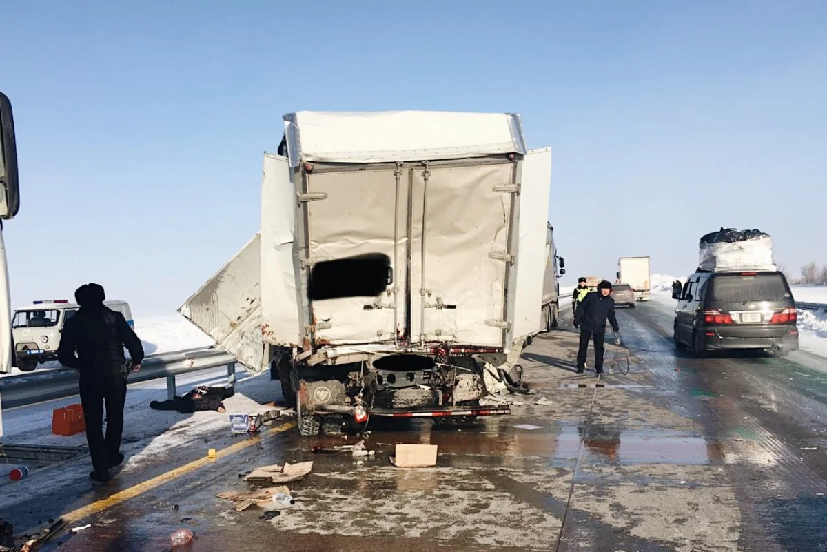 Массовое ДТП в Карагандинской области: погибли два человека