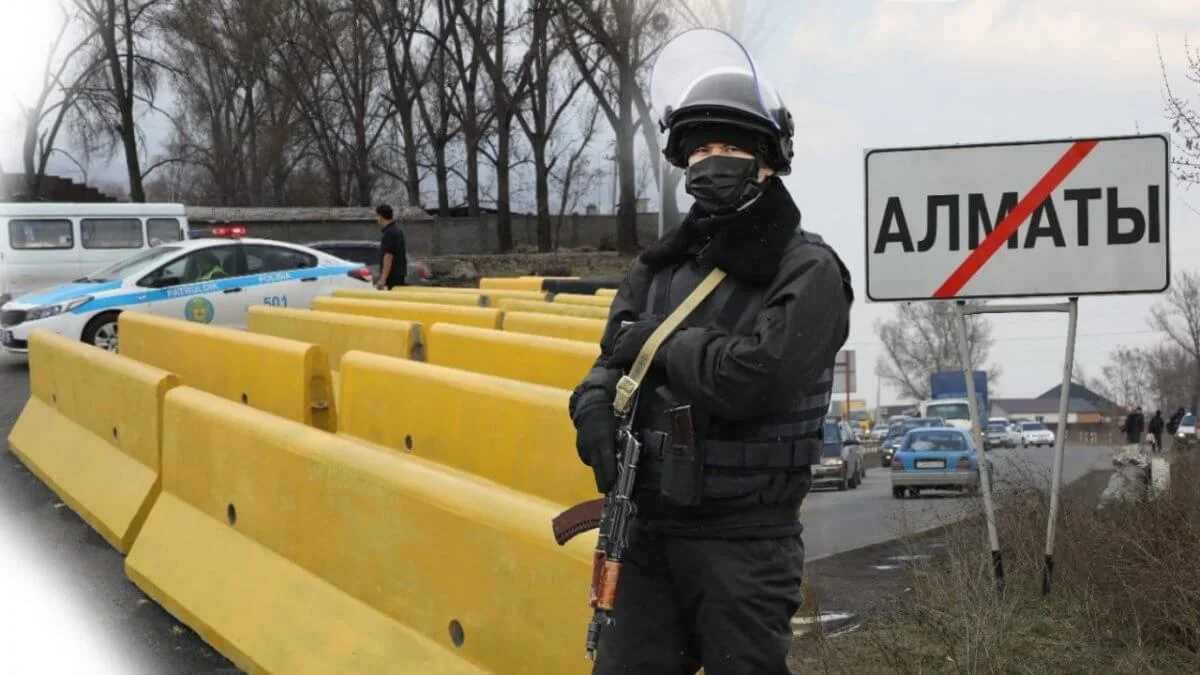 Чиновники в Алматы подозреваются в получении взяток на блокпостах