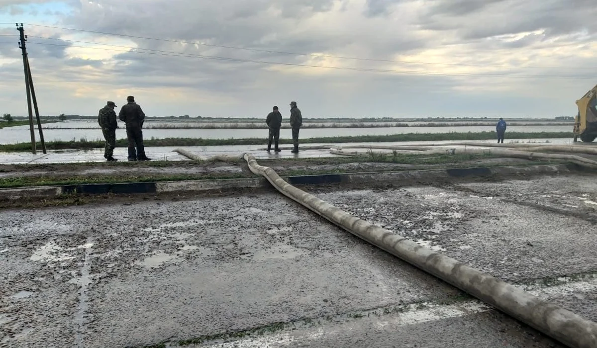 2 млн кубометров воды откачали за сутки в Туркестанской области