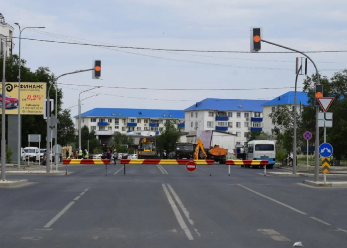 Новое асфальтовое покрытие уложили с нарушениями в Атырау