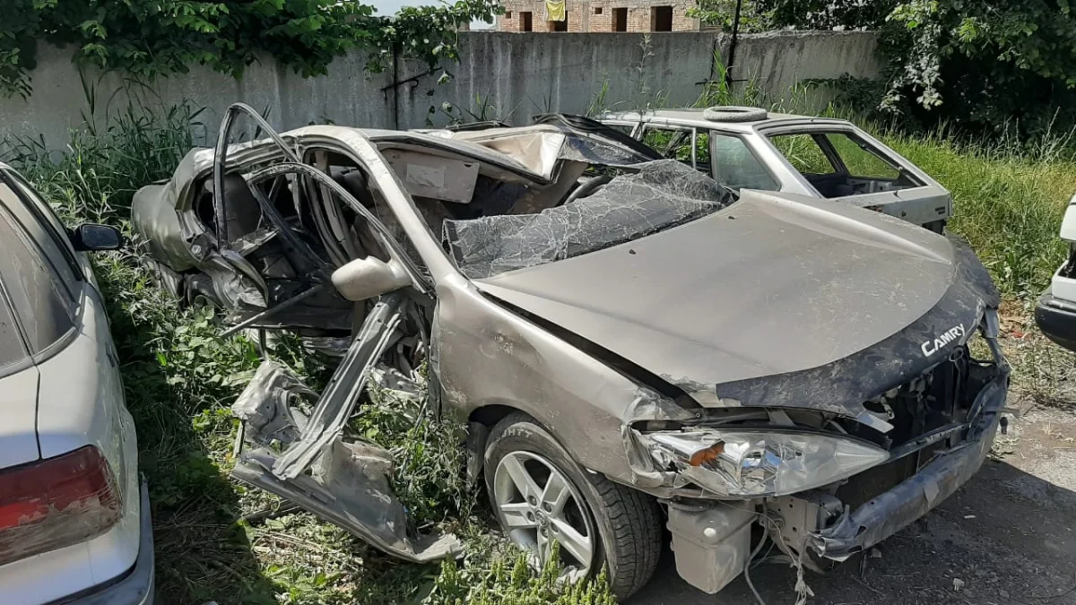 Пьяная иностранка попала в аварию на угнанном авто в Алматинской области