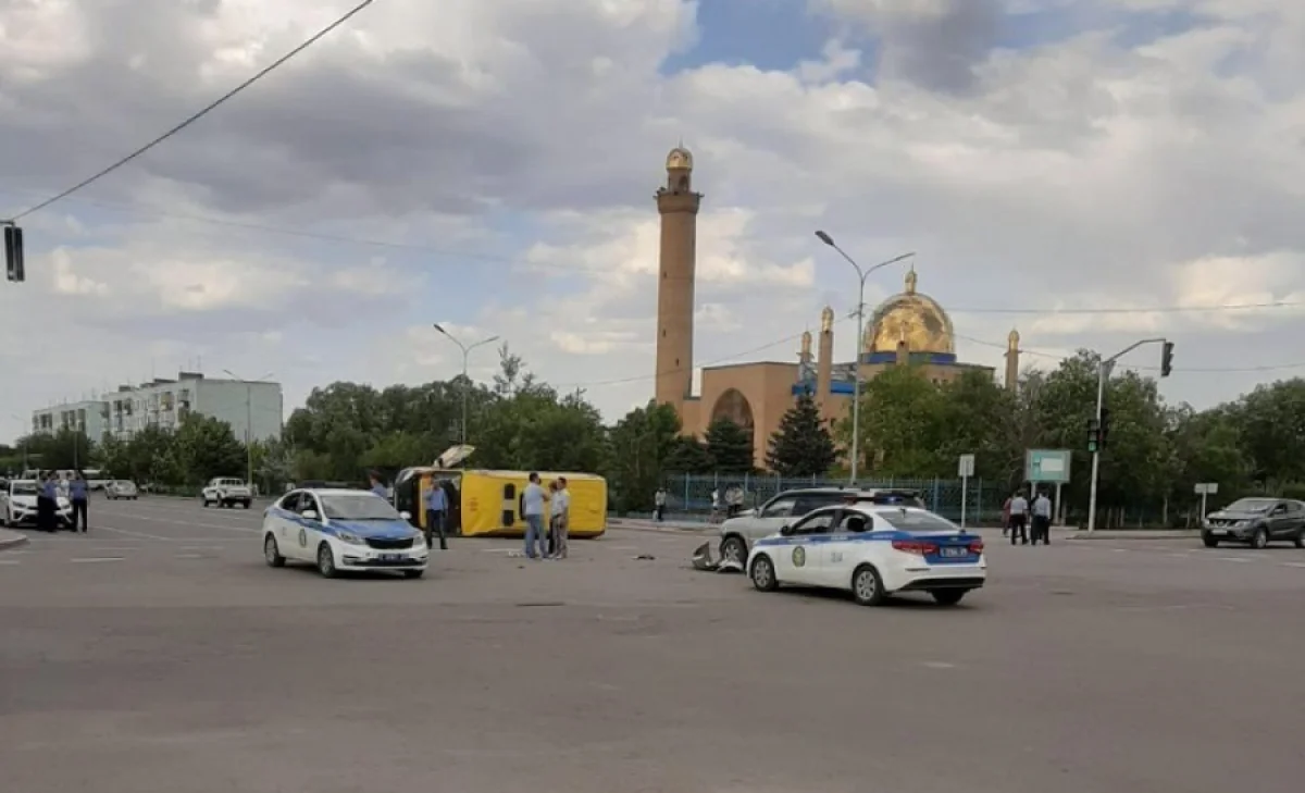 Медики попали в ДТП в Карагандинской области