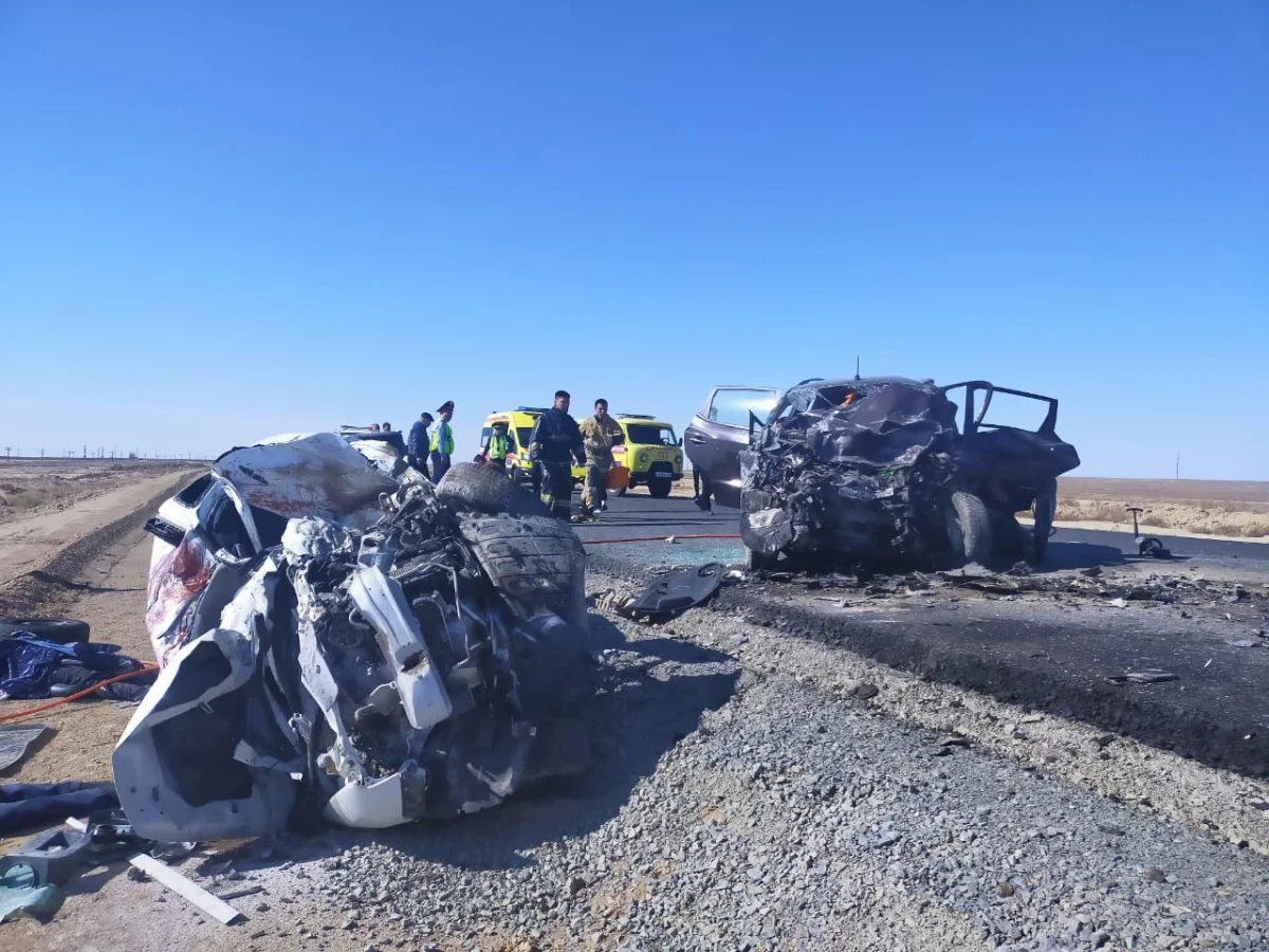 Девять человек погибли в жутком ДТП в Атырауской области