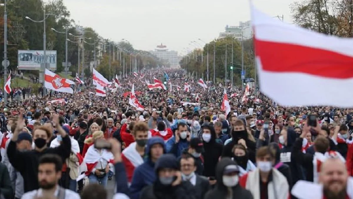 Протестующие вышли на улицы Минска перед «народным ультиматумом». Начались задержания