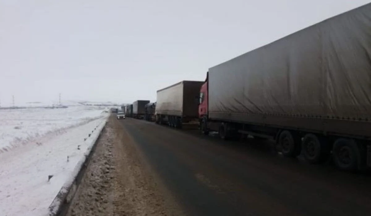 Казахстанские перевозчики грузов простаивают по 14 дней на границе, чтобы попасть в Китай