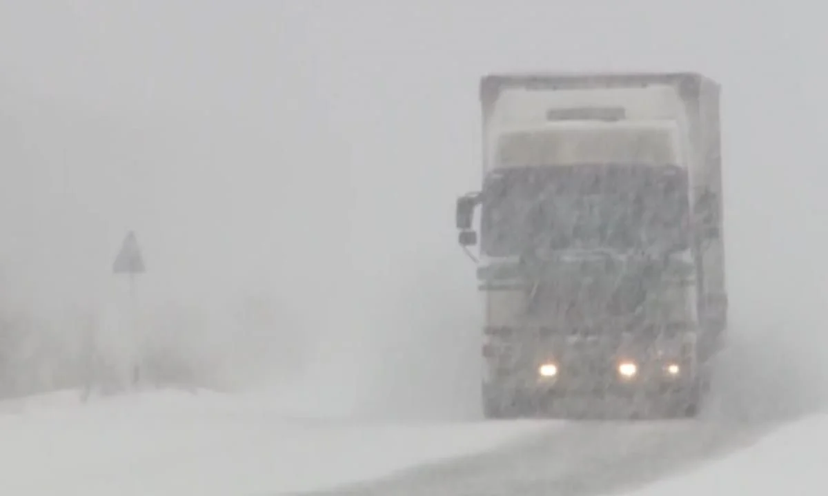 Синоптики объявили штормовое предупреждение в девяти областях Казахстана