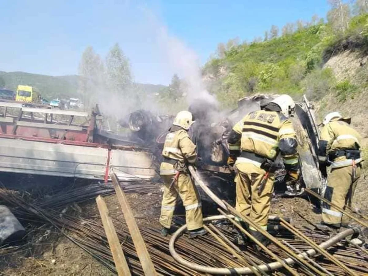 Тела двух детей найдены в сгоревшем грузовике в ВКО