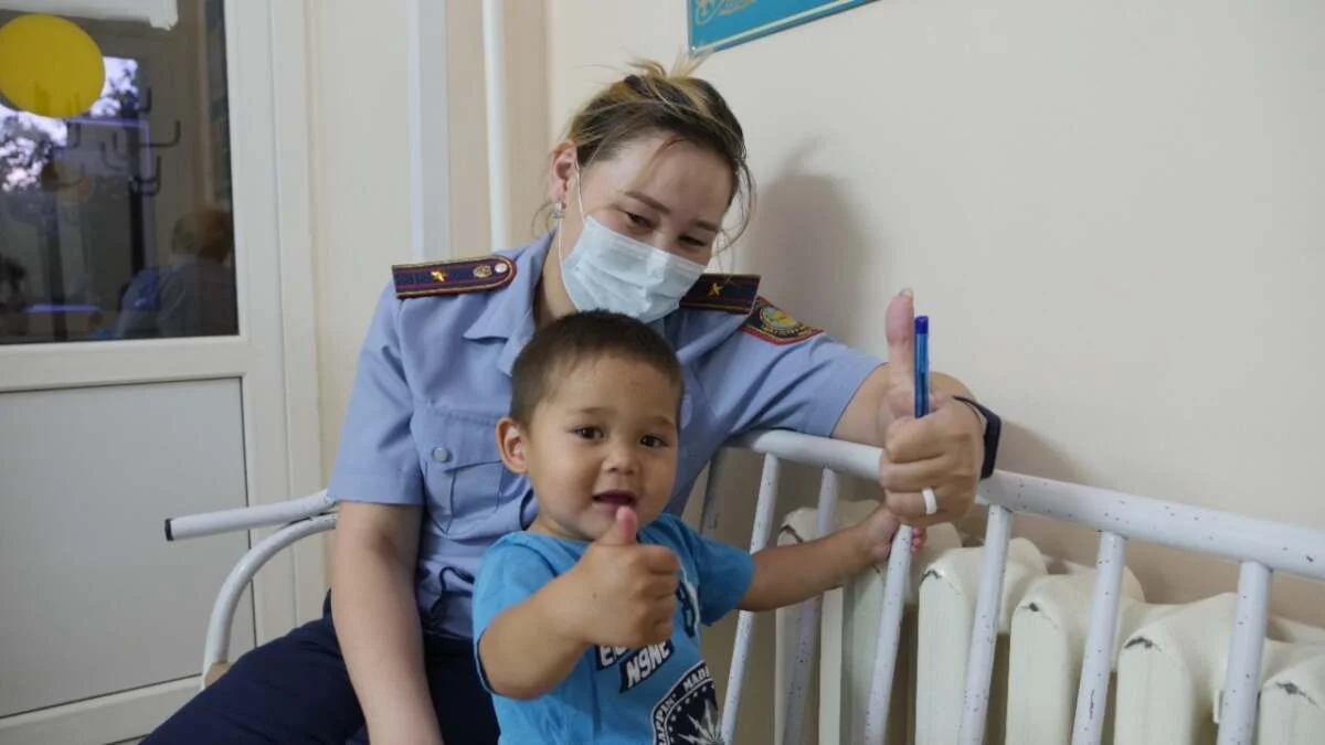 Полицейские Петропавловска ищут родных двухлетнего малыша