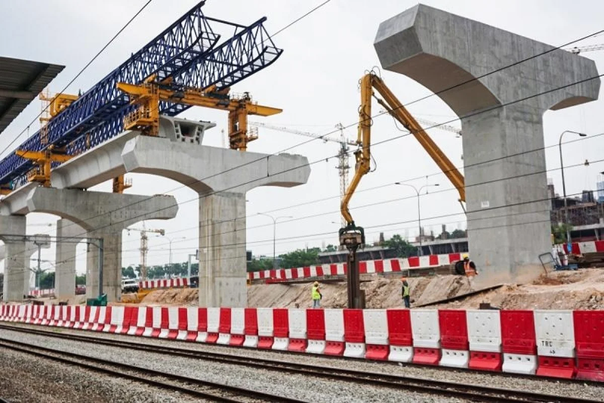 Китайский подрядчик назвал срок сдачи LRT