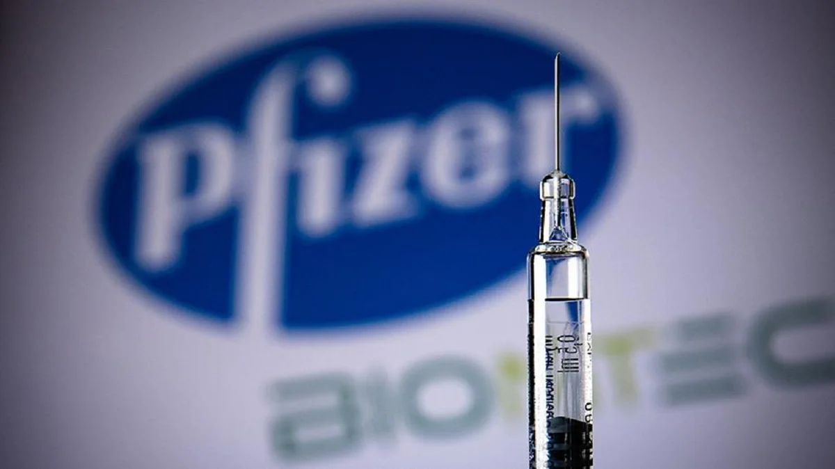 Обеспечить казахстанцев вакцинами Pfizer поручил Токаев