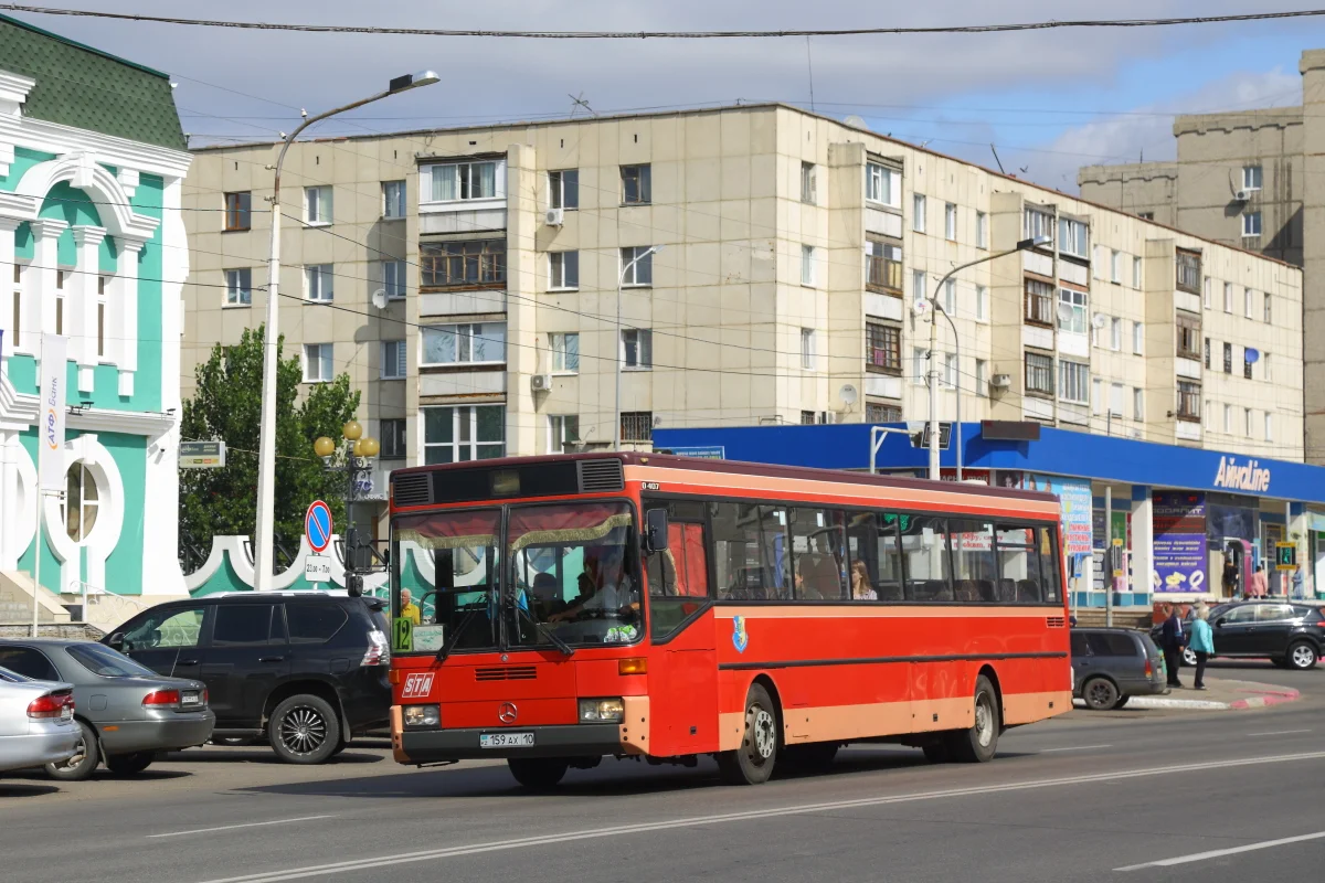 Водители и кондукторы автобусов бастуют в Уральске