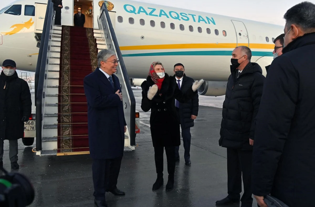 Токаев с рабочим визитом прибыл в Санкт-Петербург