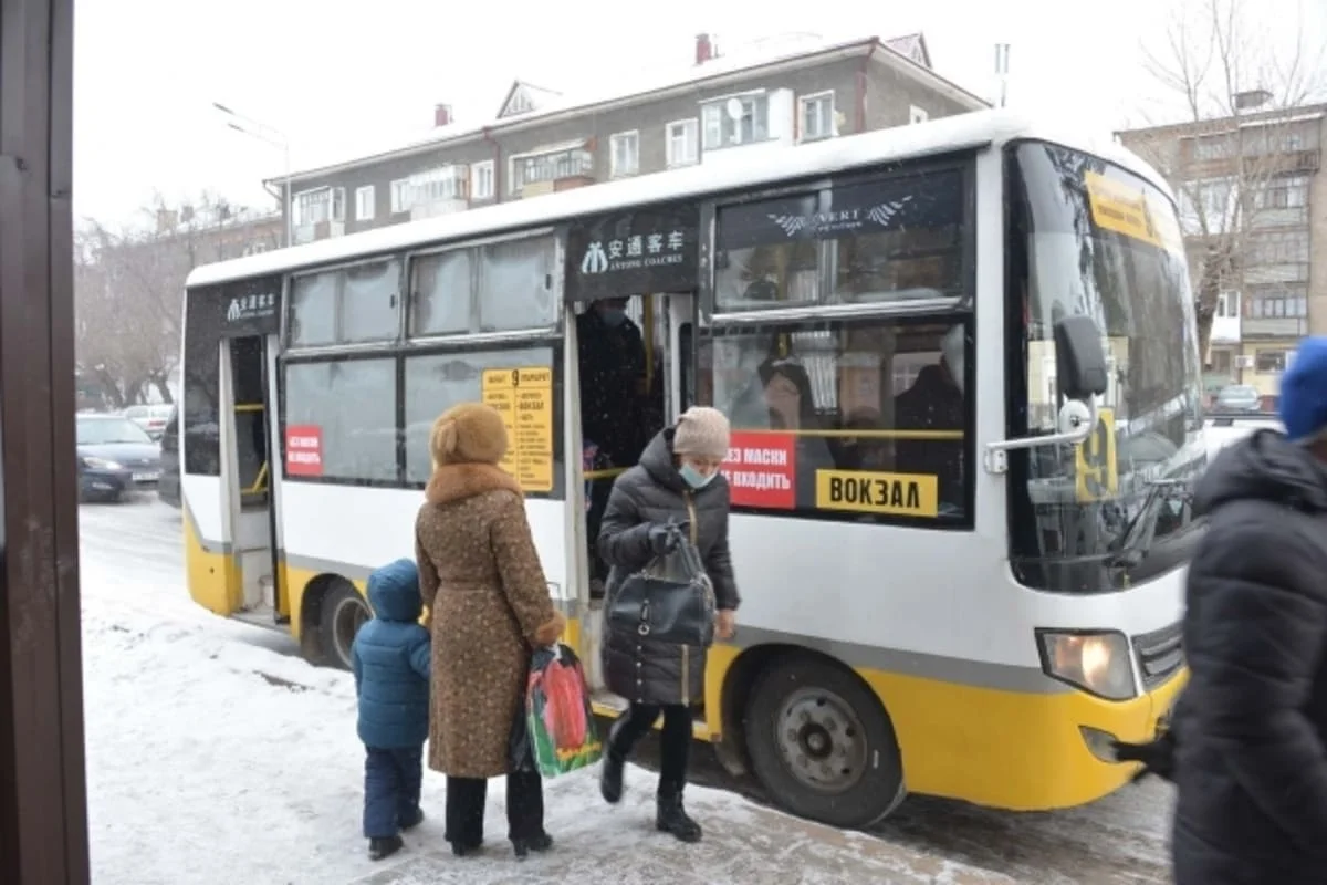 Бабушка потеряла 3-летнюю внучку в салоне автобуса в Петропавловске