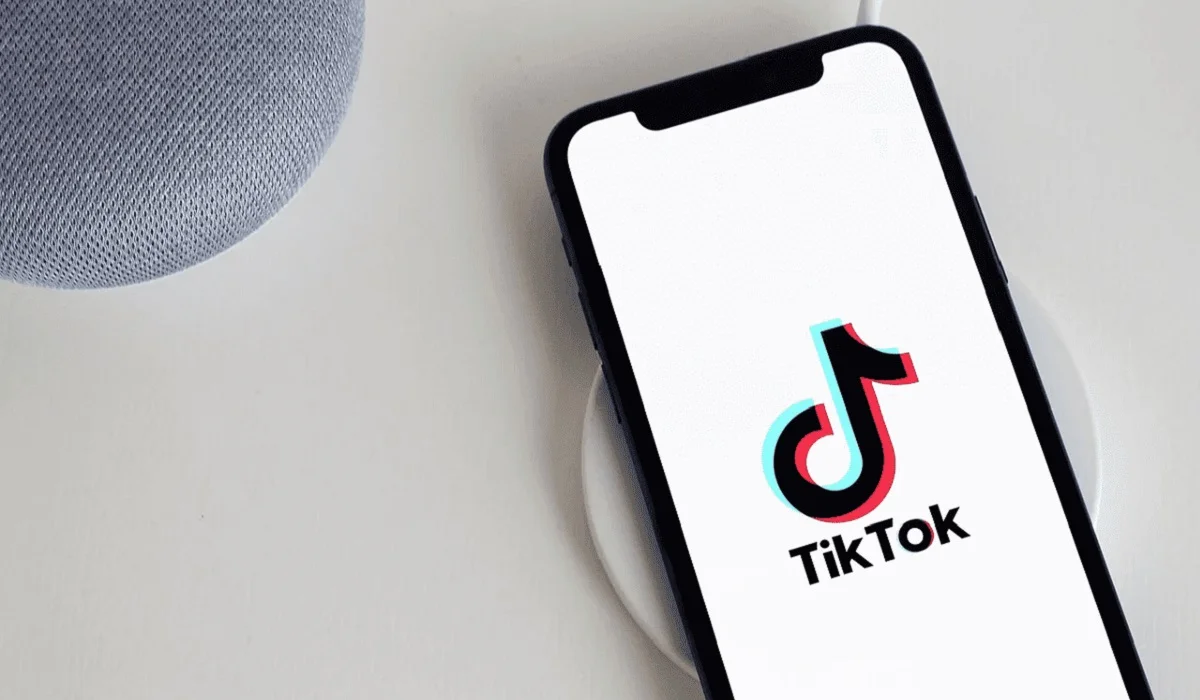 TikTok приостанавливает прямые эфиры и публикацию контента в России