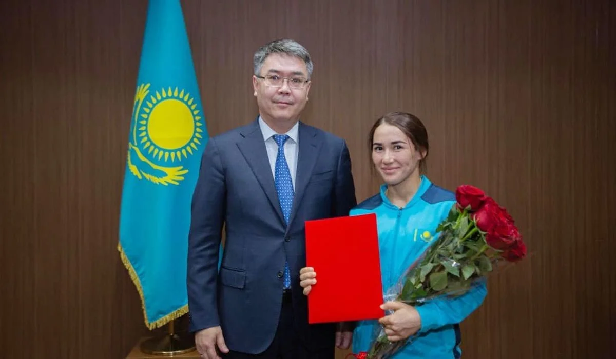 Серик Шапкенов принял Абибу Абужакынову, завоевавшую бронзу на чемпионате мира по дзюдо