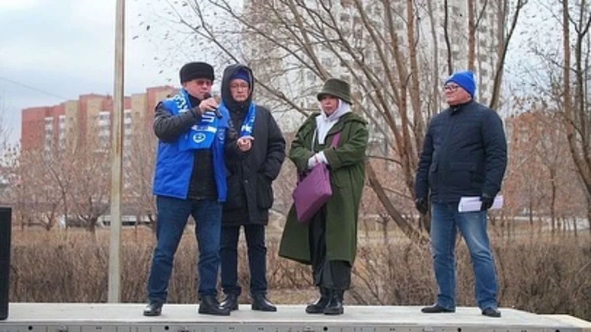 Нурлан Ауесбаев принял участие в мирном митинге против уплотнительной застройки