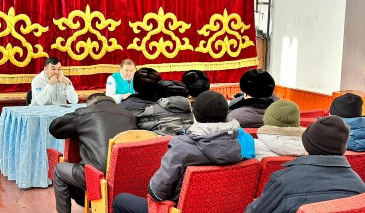 Повышение качества жизни сельчан: кандидат в депутаты провел встречи в Карагандинской области