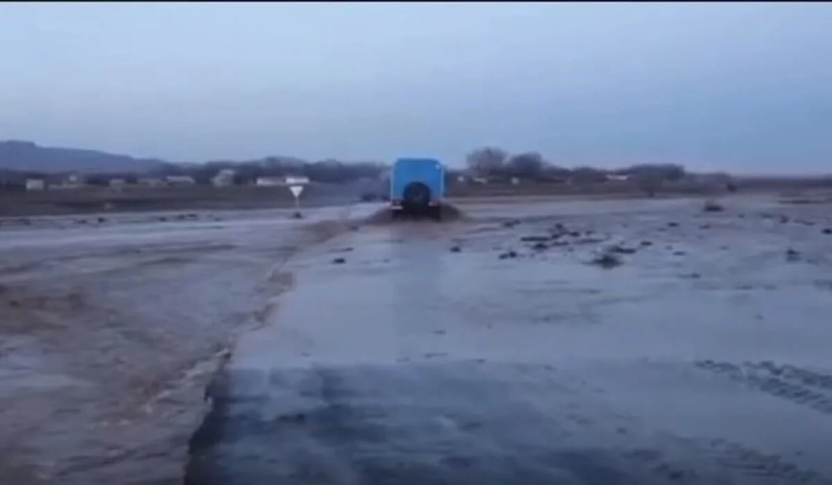 На чиновников завели уголовное дело из-за смыва дороги талыми водами в Жетысуской области