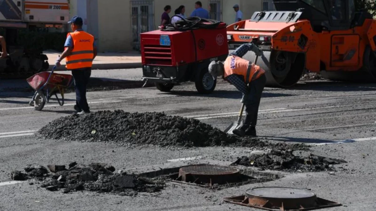 Пока власти искали деньги, бизнесмены сами уложили асфальт в Уральске