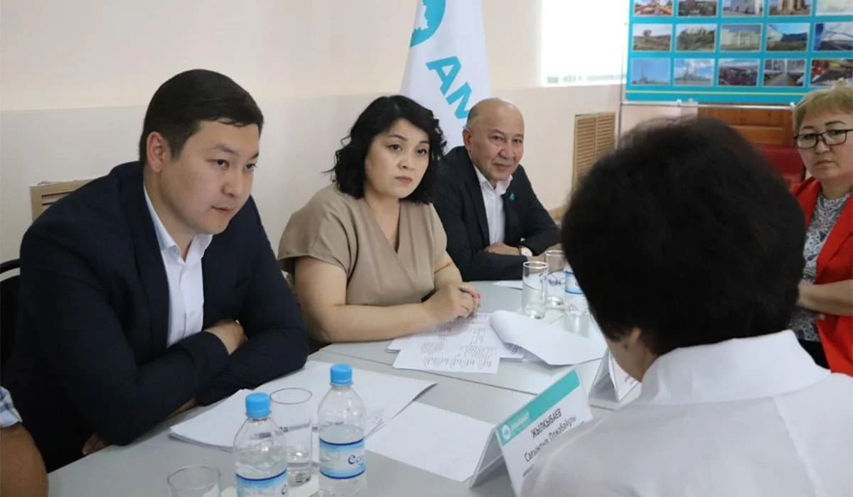 Жители Шымкента и Павлодарской области обратились в мобильные общественные приемные «AMANAT»