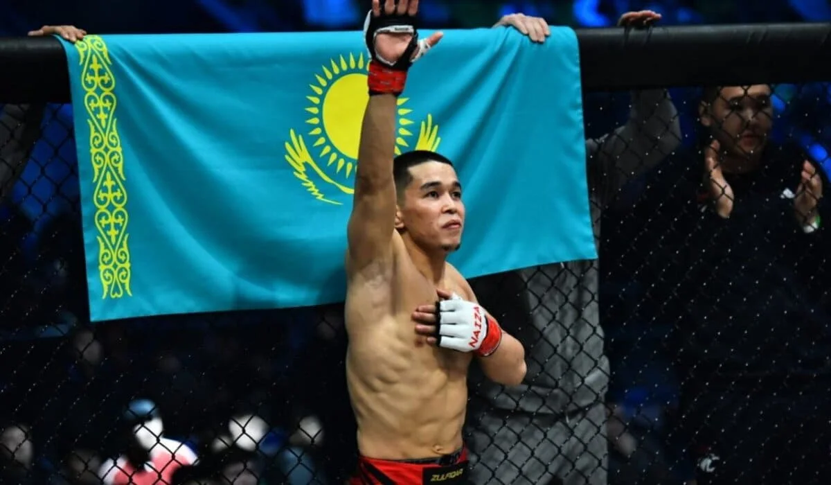 Дебютировавший в UFC Асу Алмабаев досрочно выиграл поединок