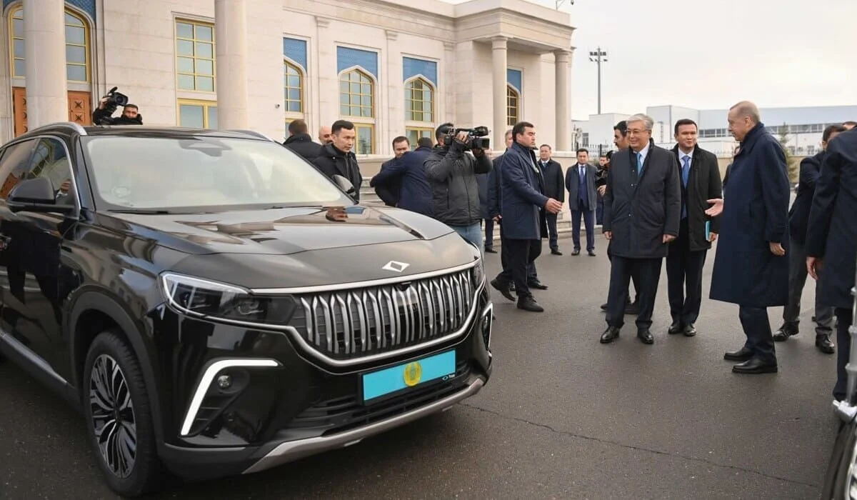 Эрдоган подарил Токаеву электромобиль