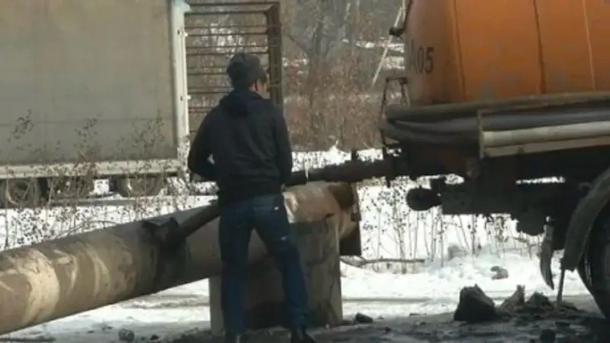 В Павлодаре нечистоты сливали в неположенном месте