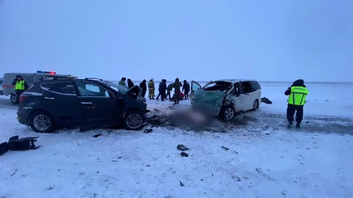 Жуткая авария на трассе унесла жизни 5 человек в ЗКО. Появилось фото с места ДТП