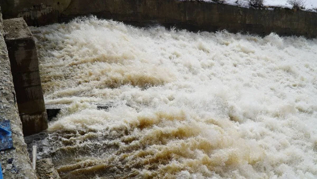 Об угрозе прорыва водохранилища предупредили актюбинцев