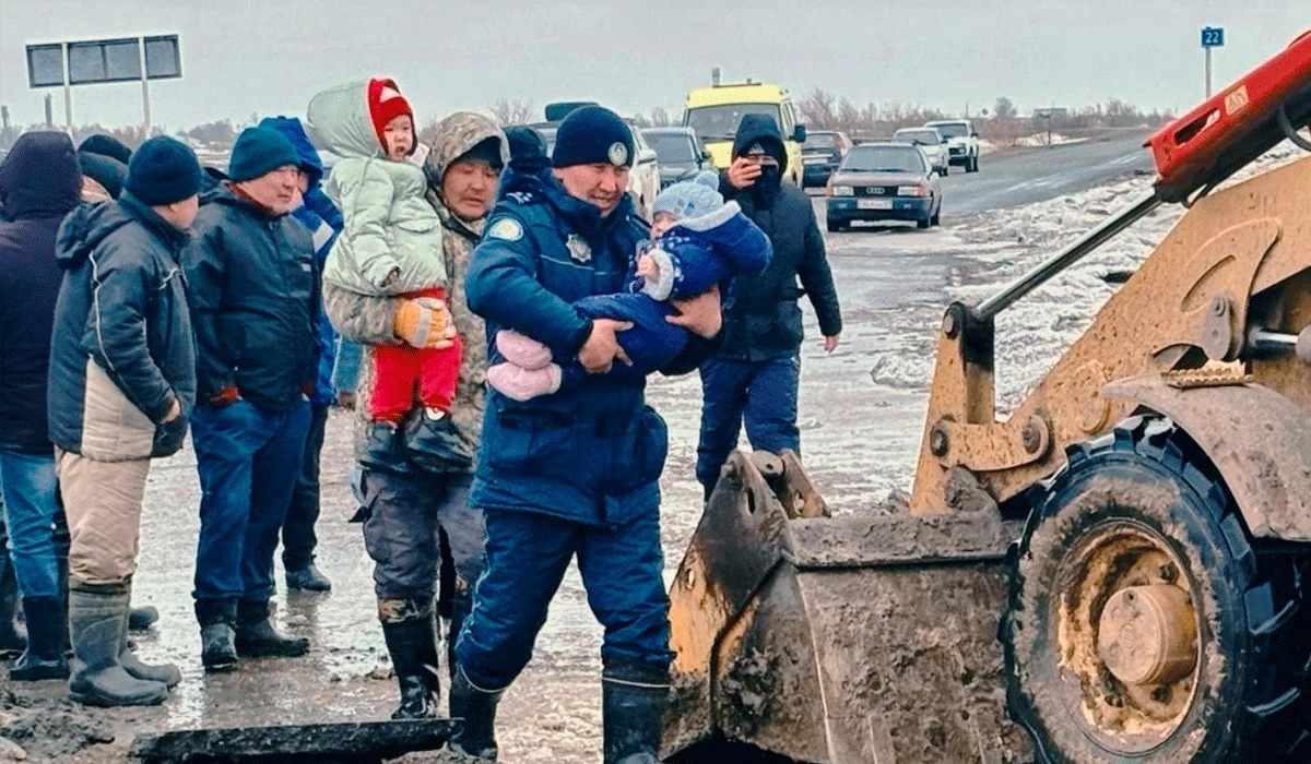 Свыше 7 тысяч детей разместили во временных пунктах из-за паводков – Минпросвещения