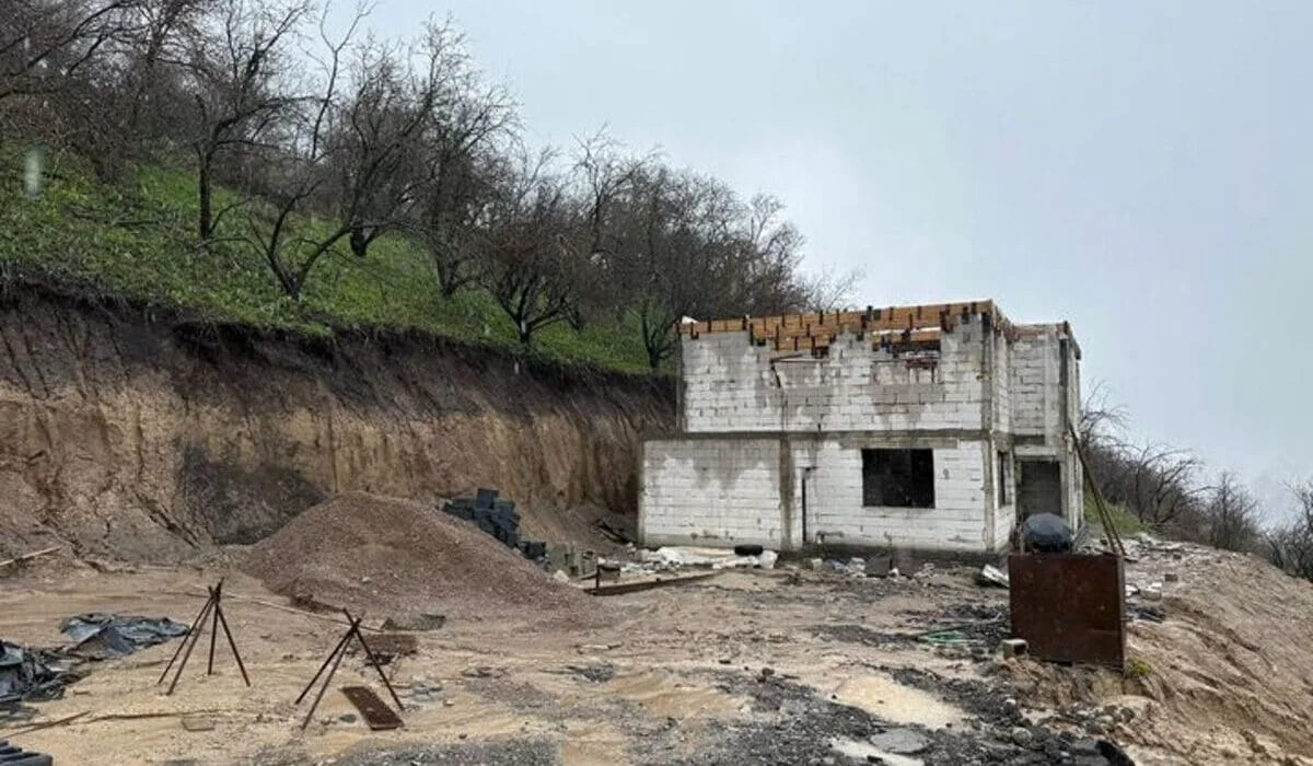 Асфальт провалился из-за схода грязевой массы в Алматы