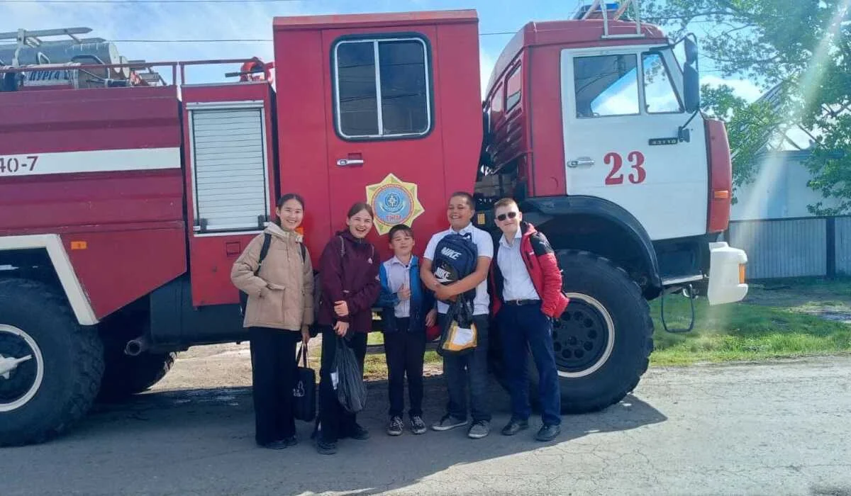 Школьники спасли мужчину из горящего дома в Костанайской области