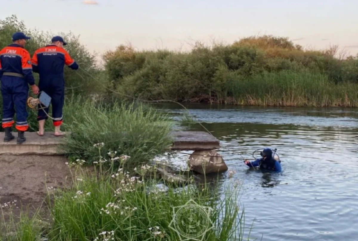 Тело второй утонувшей в Нуре девочки нашли спасатели