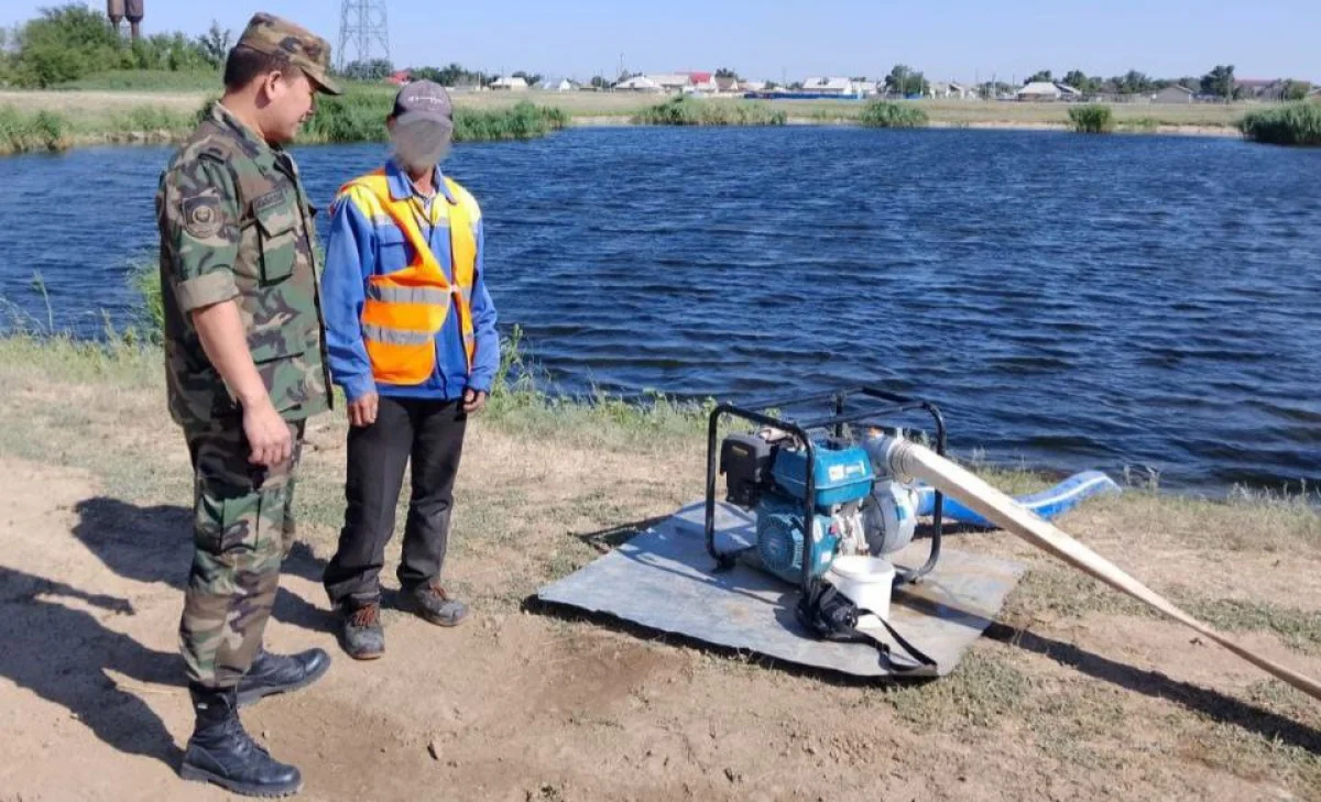 Мужчина чуть не утонул при заборе воды на искусственном водоеме в ЗКО