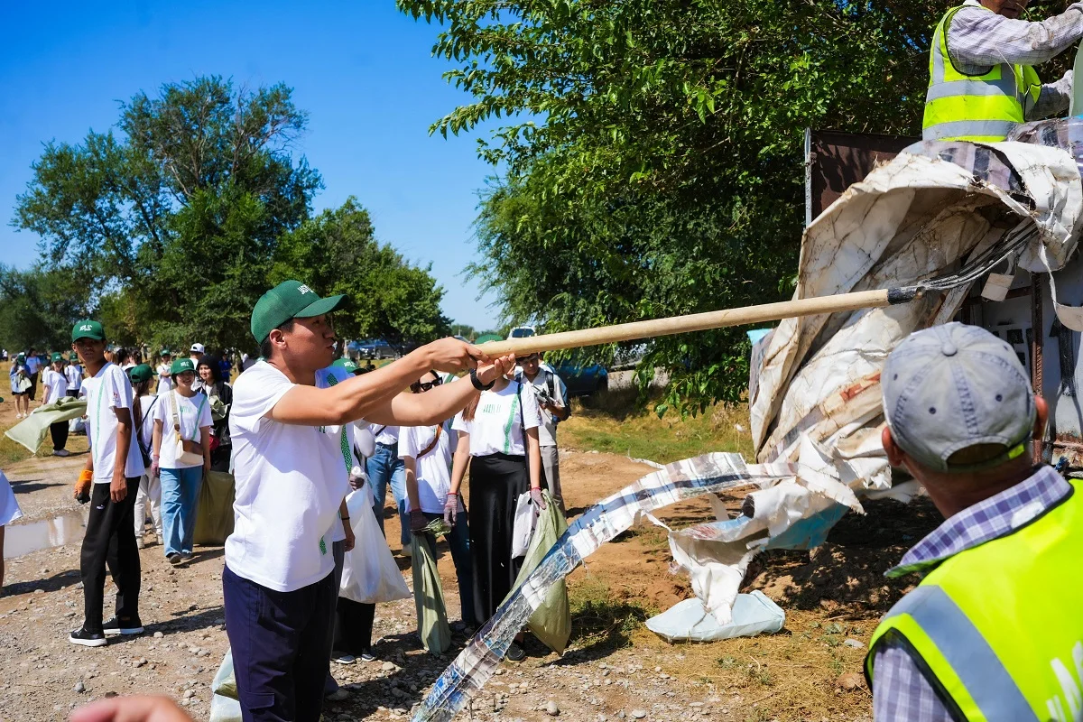 «Таза бейсенбі»: в Шымкенте к акции присоединились деятели культуры и спорта