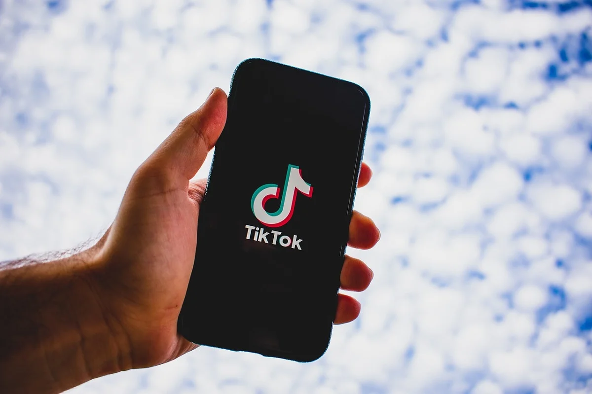 TikTok оштрафовали на сотни миллионов евро