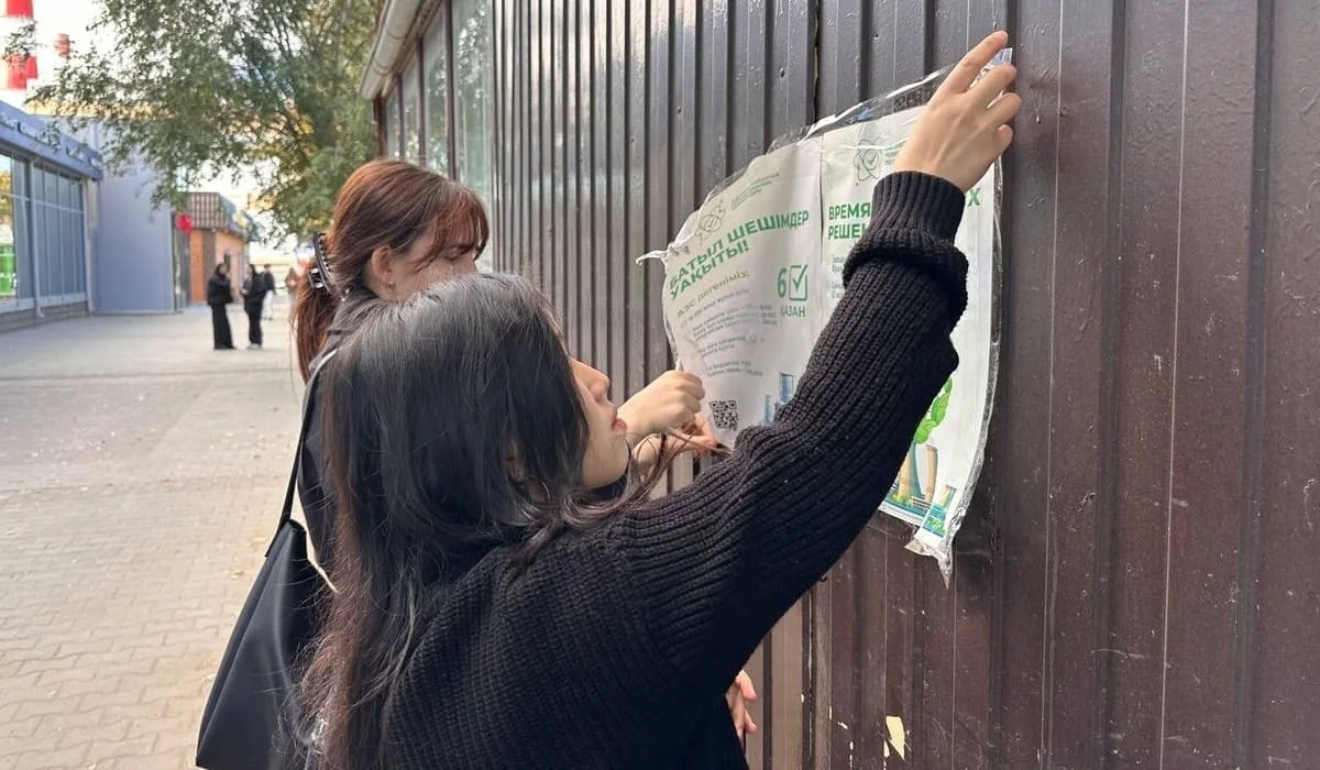 Уборку агитационных плакатов инициировали молодежные активисты Народного штаба