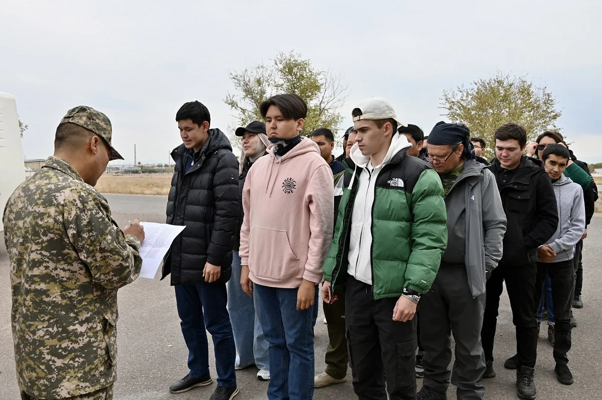 Военный дискурс: журналистов Казахстана обучают основам выживания и оказанию первой помощи