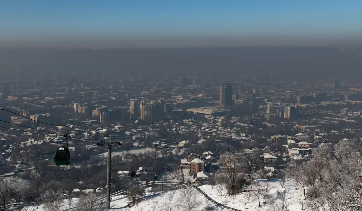 Сильное загрязнение воздуха ожидается в трех городах Казахстана