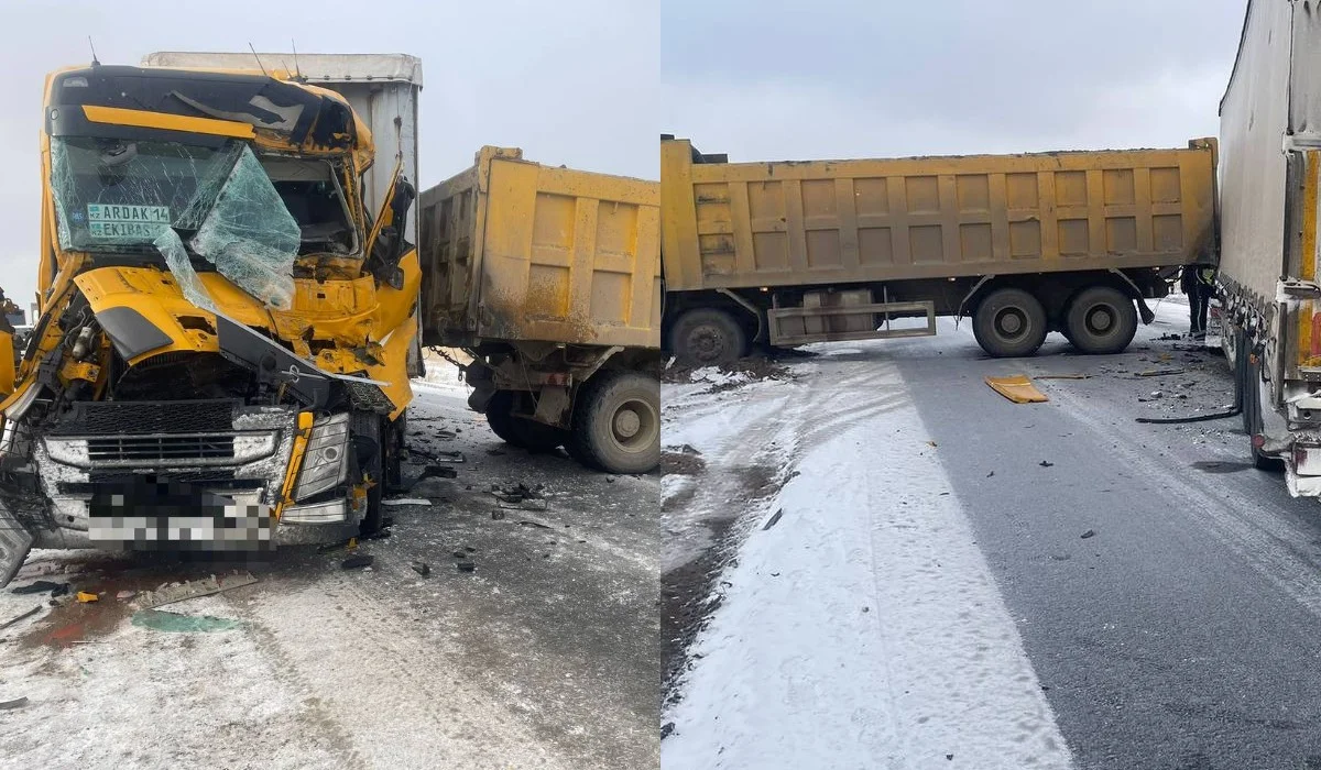 Два грузовика столкнулись на трассе в области Абай